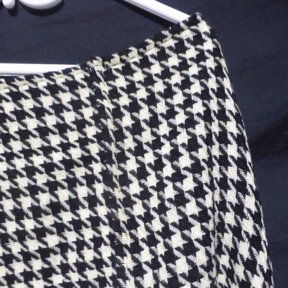 Poncho, one size, houndstooth pattern, frayed trim bottom, BNWOT - Picture 11 of 16